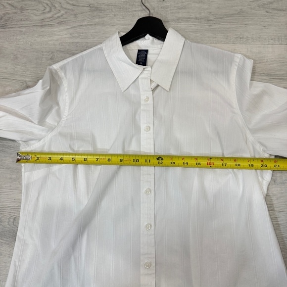 IZOD Women's White Collared Shirt size XL - Picture 4 of 16